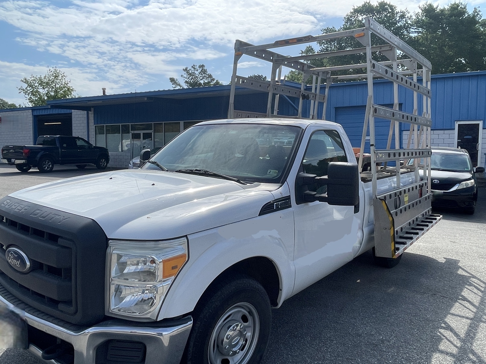 2013 FORD F250 Super Duty Glass Truck - Image 7
